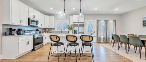 Maison, Plusieurs lits, balcon (LAKE Twin Cove) | Cuisine privée