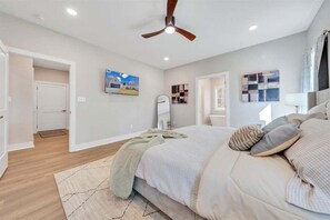 House, Multiple Beds, Balcony (LAKE Twin Cove) - Lake Twin Cove - New! (Moneta)