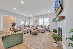 独立别墅, 多张床, 阳台 (LAKE Twin Cove) | 起居区