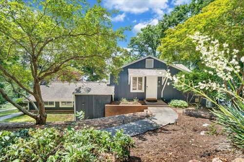 Scenic Point - Private Lakefront Home w/ Dock, Fire Pit, Outside Shower & Hot tub