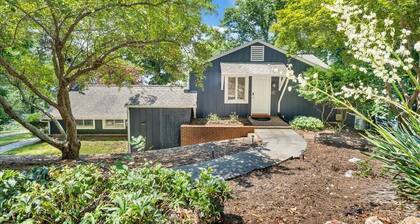 Scenic Point - Private Lakefront Home w/ Dock, Fire Pit, Outside Shower & Hot tub