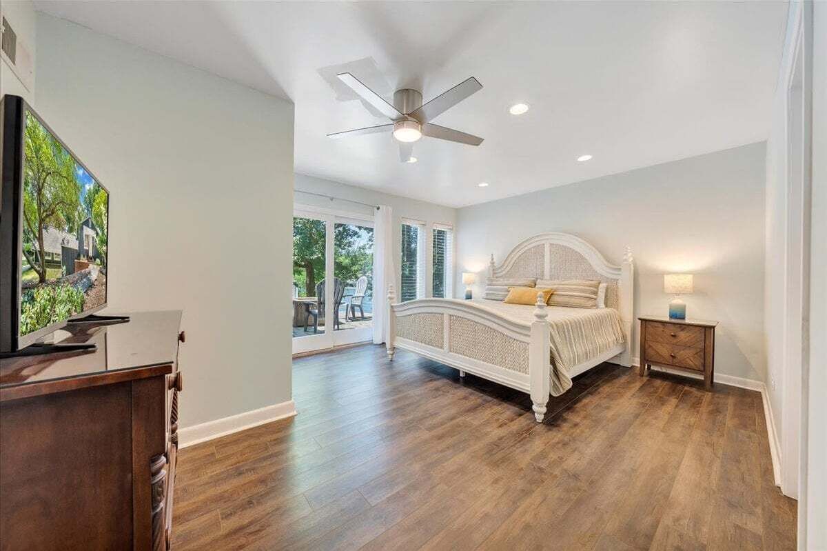 House, Multiple Beds, Hot Tub (LAKE Scenic Point)