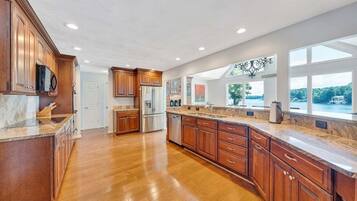 House, Multiple Beds, Patio (LAKE Pappy's Place on Leeward) | Private kitchen