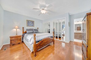 House, Multiple Beds, Patio (LAKE Pappy's Place on Leeward) | 5 bedrooms, individually decorated, individually furnished, bed sheets - Pappy's Place - Lakefront Home With Private Dock (Moneta)