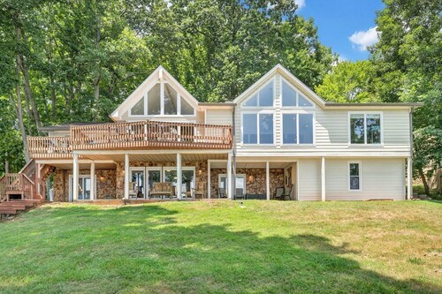 Pappy's Place - Lakefront Home With Private Dock