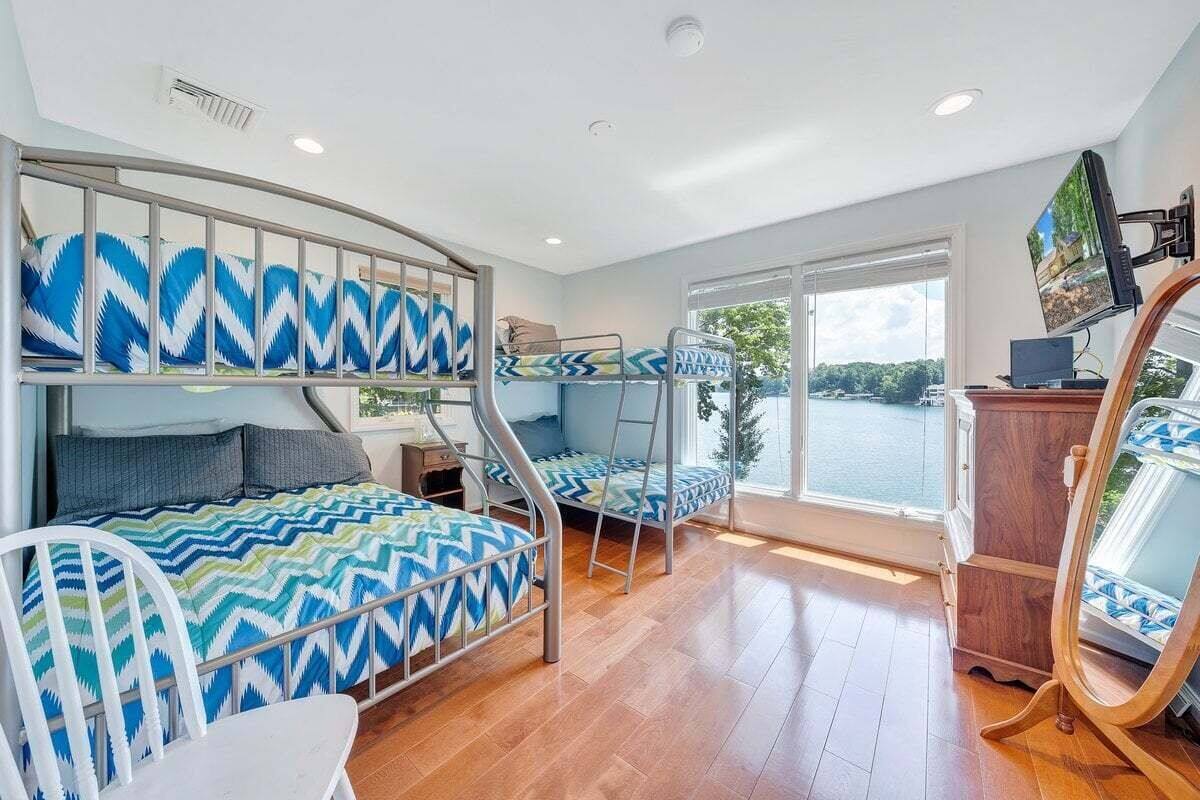 ハウス ベッド (複数台) パティオ (LAKE Pappy's Place on Leeward)