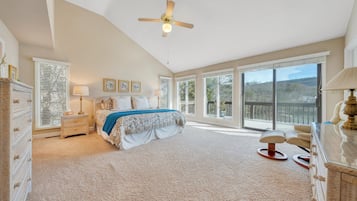 House, Multiple Beds, Pool Access (LAKE Allure) | 4 bedrooms, individually decorated, individually furnished, bed sheets
