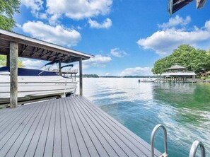 Marina - Lake Reflections - Lakefront With Private Dock, & Fire pit (Huddleston)