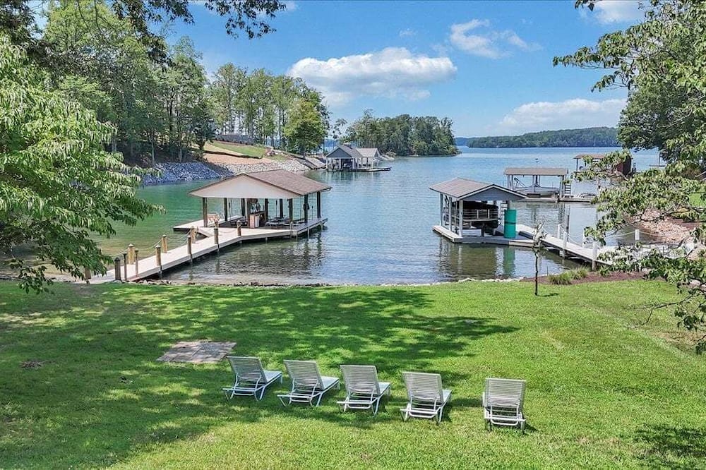 Kelly Kove - Beach Area Sleeps 14, Private Dock, Pet Friendly - Chatham, VA