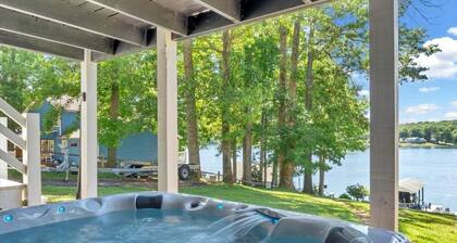 Lake Breeze - Private Dock and Hot tub