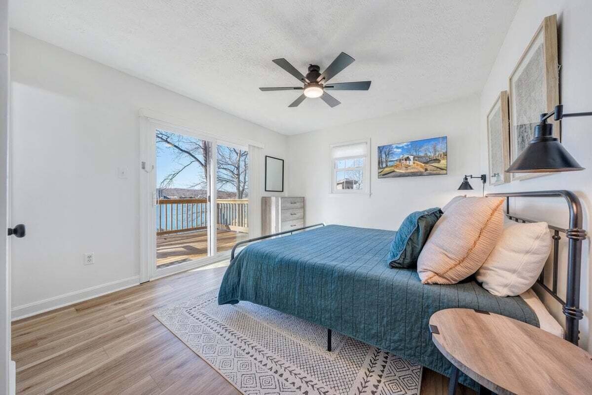 Nhà, nhiều giường, bồn tắm nước nóng (LAKE Breeze)