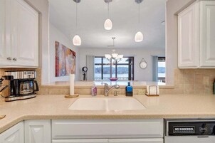 公寓式客房, 多张床, 阳台 (LAKE Vibes) | 私人厨房