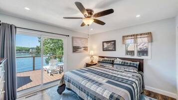 House, Multiple Beds, Hot Tub (LAKEside Sunsets) | 3 bedrooms, individually decorated, individually furnished, bed sheets