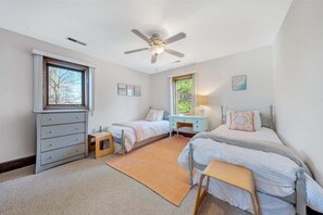 House, Multiple Beds, Patio (LAKE Pine Knob Point) - Pine Knob Point - Lakehouse w/ Private Dock (Moneta)