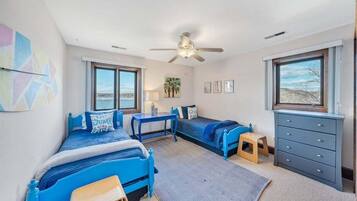 House, Multiple Beds, Patio (LAKE Pine Knob Point)