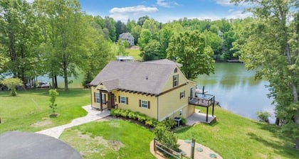 Cape Cottage - Private Dock & Fire Pit