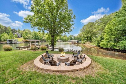 Cape Cottage - Private Dock & Fire Pit