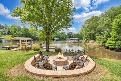 Cape Cottage - Private Dock & Fire Pit