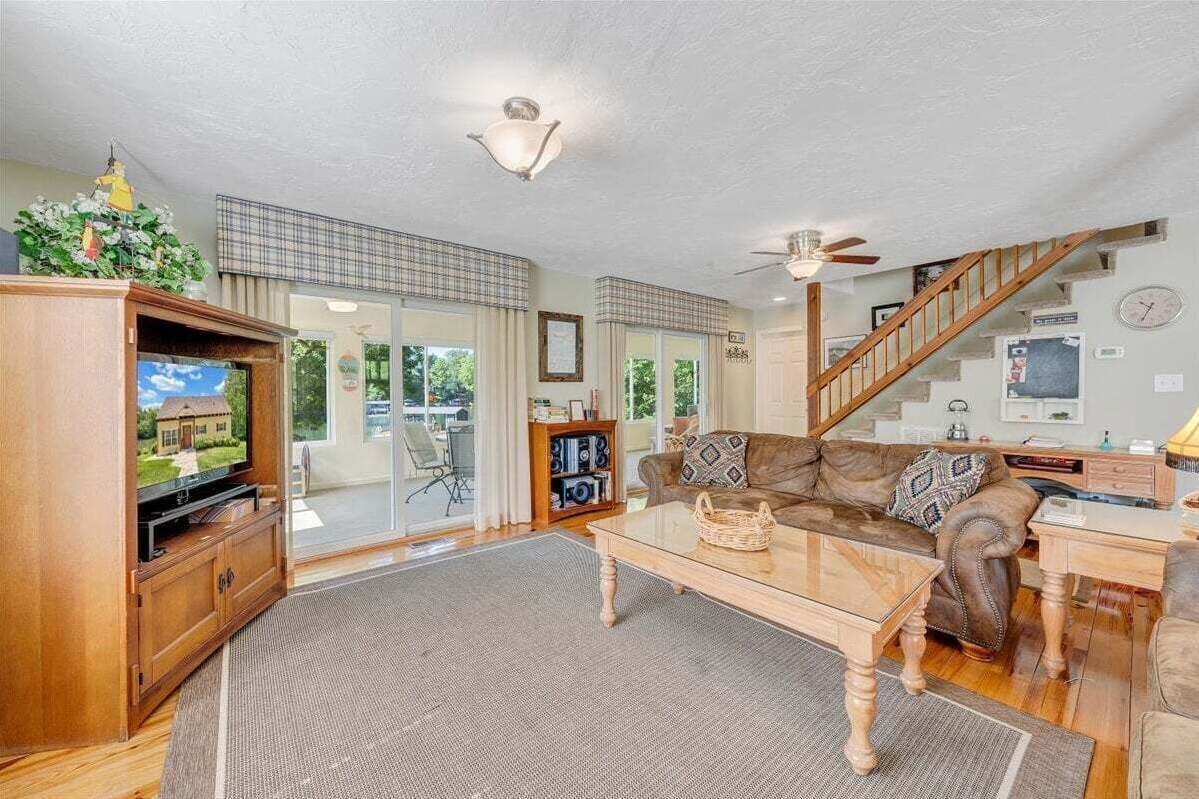 House, Multiple Beds, Kitchen (LAKE Cape Cottage) | Living area