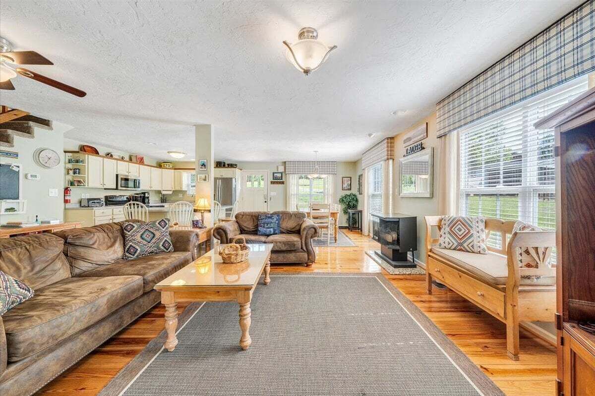 House, Multiple Beds, Kitchen (LAKE Cape Cottage) | Living area