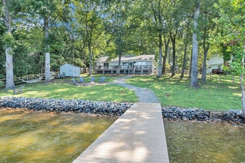 Summer Breeze - Lakefront w/ Private Dock!