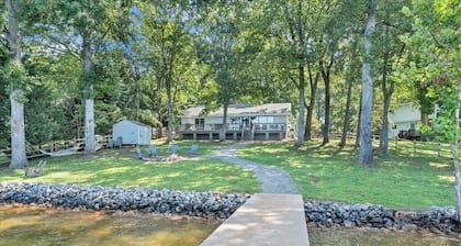 Summer Breeze - Lakefront w/ Private Dock!