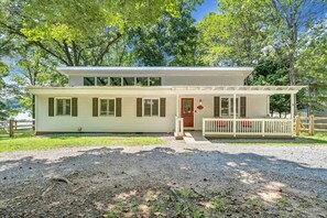 Exterior - Summer Breeze - Lakefront w/ Private Dock! (Moneta)