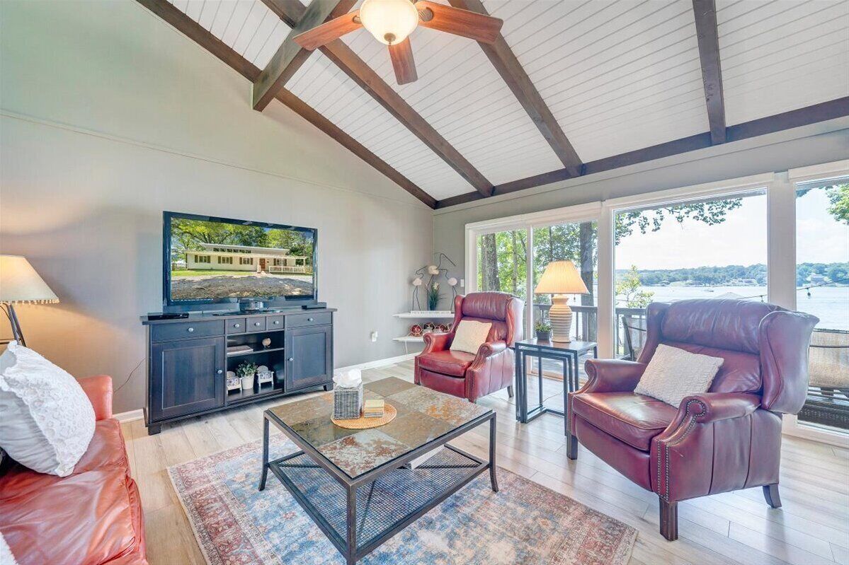 House, Multiple Beds, Balcony (LAKE Summer Breeze) | Living area