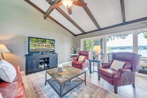 Nhà, nhiều giường, ban công (LAKE Summer Breeze) | Khu phòng khách