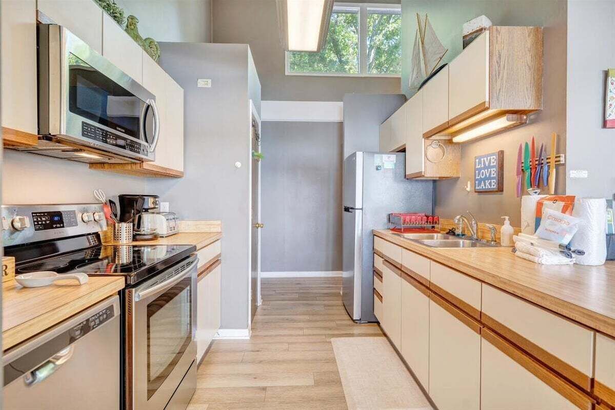 House, Multiple Beds, Balcony (LAKE Summer Breeze) | Private kitchen