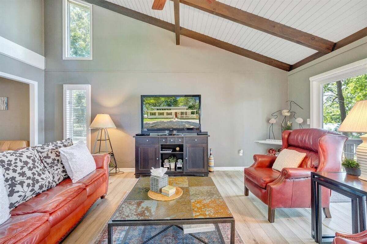 House, Multiple Beds, Balcony (LAKE Summer Breeze) | Living area