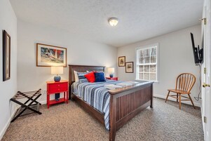 Hus - flera sängar - uteplats (LAKE Whisper Haven)