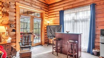 House, Multiple Beds, Hot Tub (LAKE Liberty Pines) | Lobby