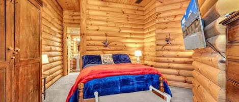 Nhà, nhiều giường, bồn tắm nước nóng (LAKE Liberty Pines)