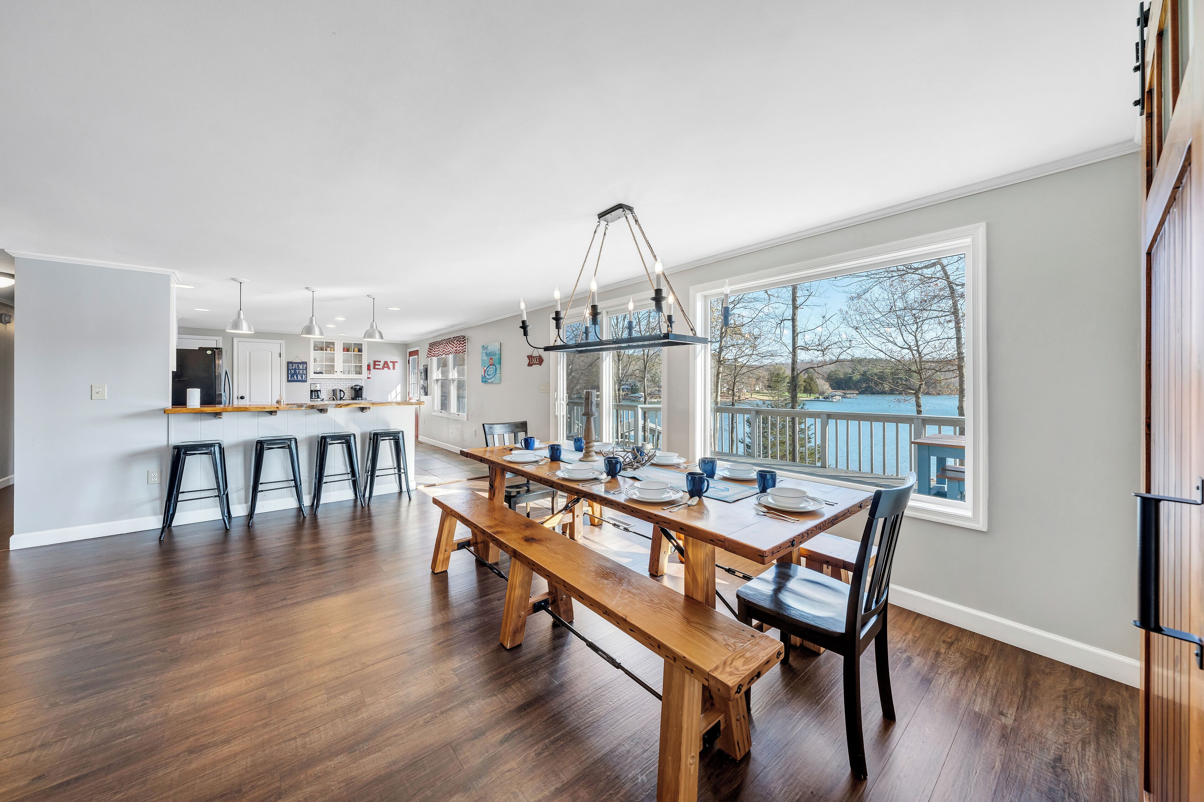 獨棟房屋, 多張床, 熱水浴缸 (LAKE Point Retreat)