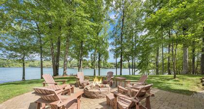Lake Point Retreat - Lakefront Home With Hot Tub, Fire pit & Game Room