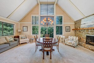 House, Multiple Beds, Patio (LAKE Pleasant) | Living area