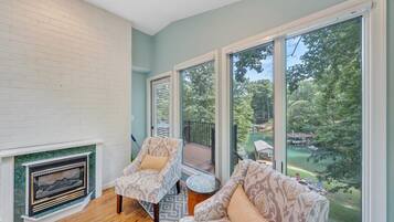 House, Multiple Beds, Patio (LAKE Pleasant) | Living area