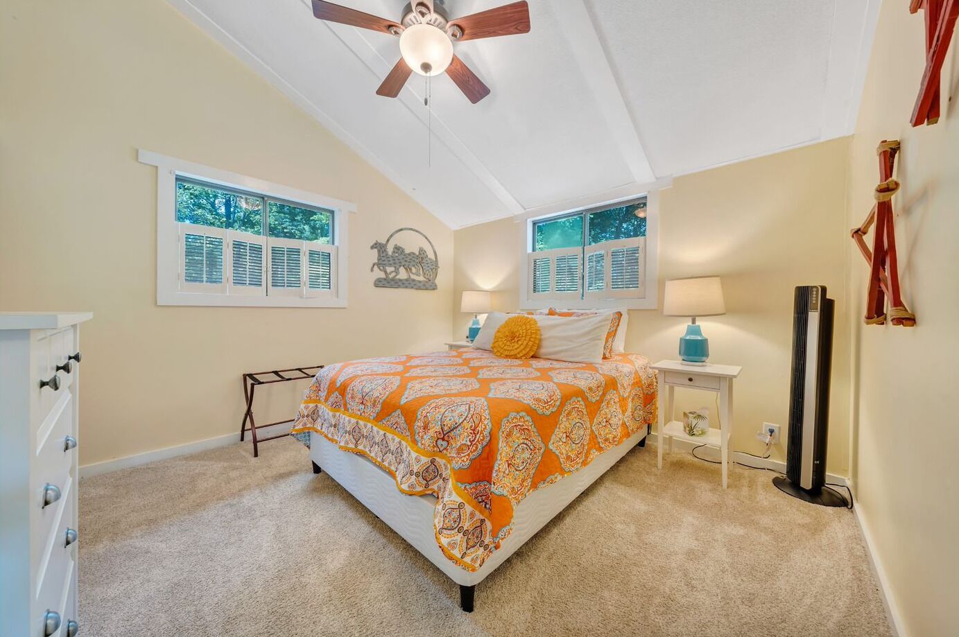 Nhà, nhiều giường, sân hiên (LAKE Pleasant)