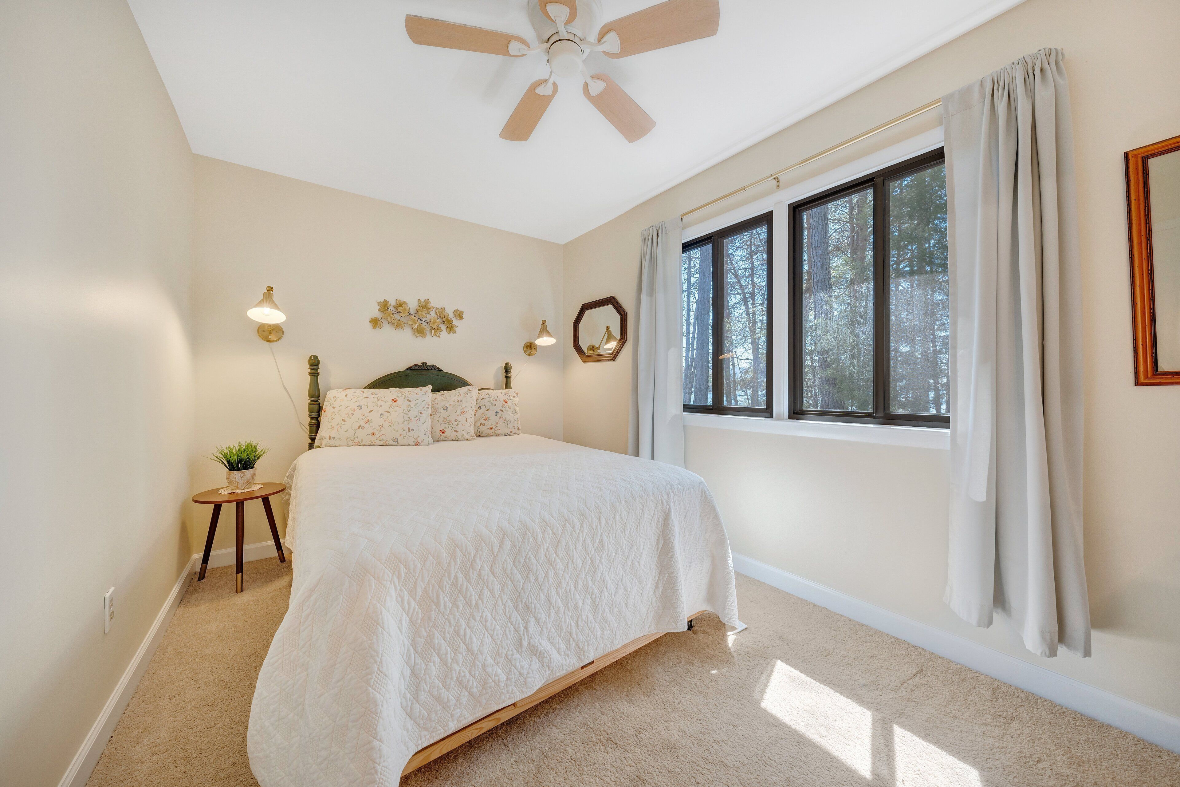 Nhà, nhiều giường, sân hiên (LAKE Harmony)