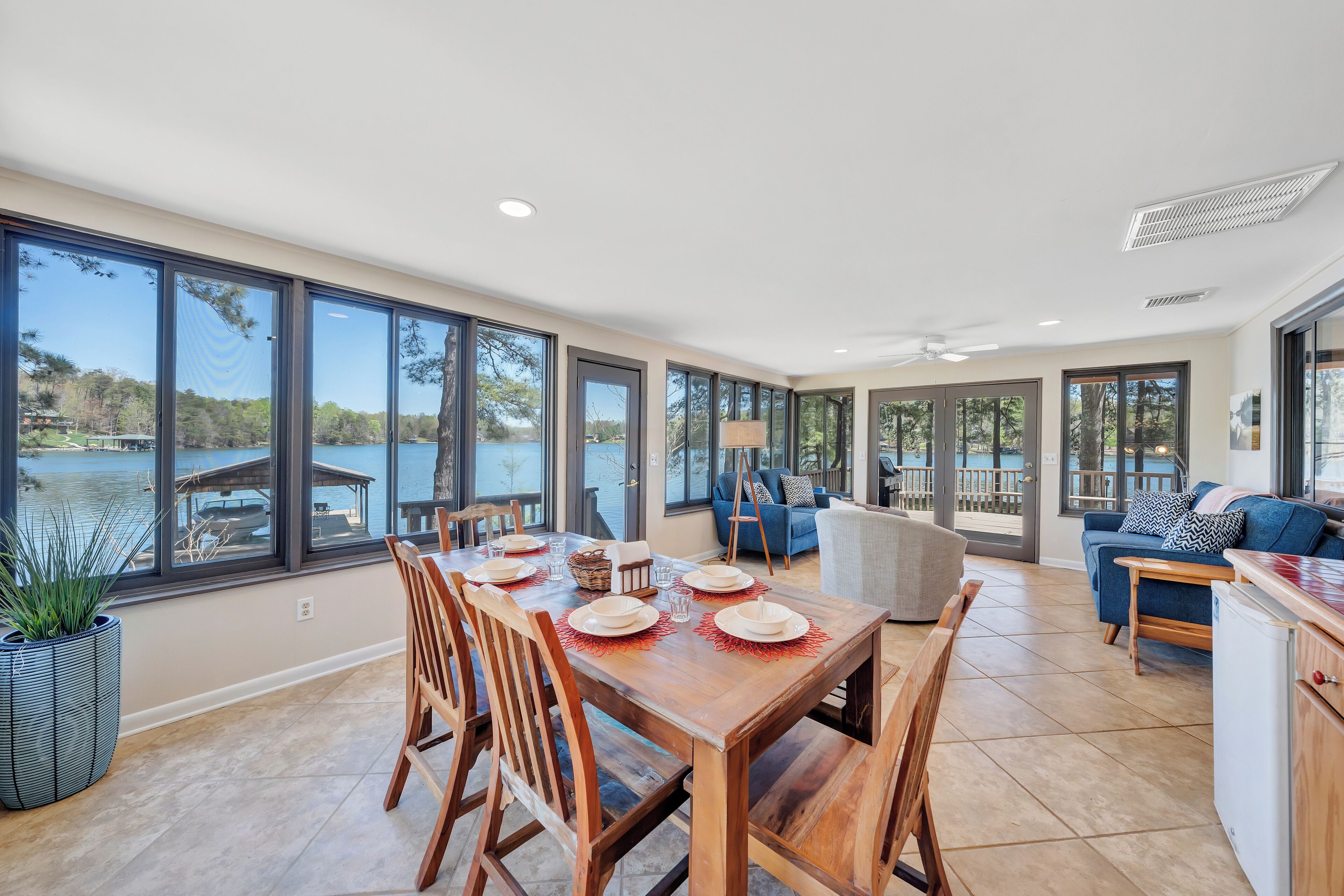 House, Multiple Beds, Patio (LAKE Harmony) | Dining