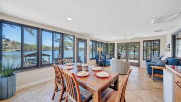 House, Multiple Beds, Patio (LAKE Harmony) | Dining