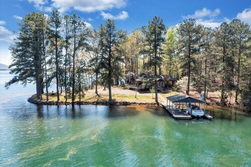 Lake Harmony - Lakefront Home w/ Private Dock, & Fire Pit