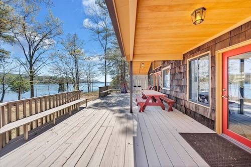 Lake Harmony - Lakefront Home w/ Private Dock, & Fire Pit