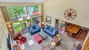 Nhà, nhiều giường, bồn tắm nước nóng (LAKE Dancing Water) | Khu phòng khách