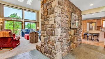 Rumah, Beberapa Tempat Tidur, hot tub (LAKE Dancing Water) | Area keluarga