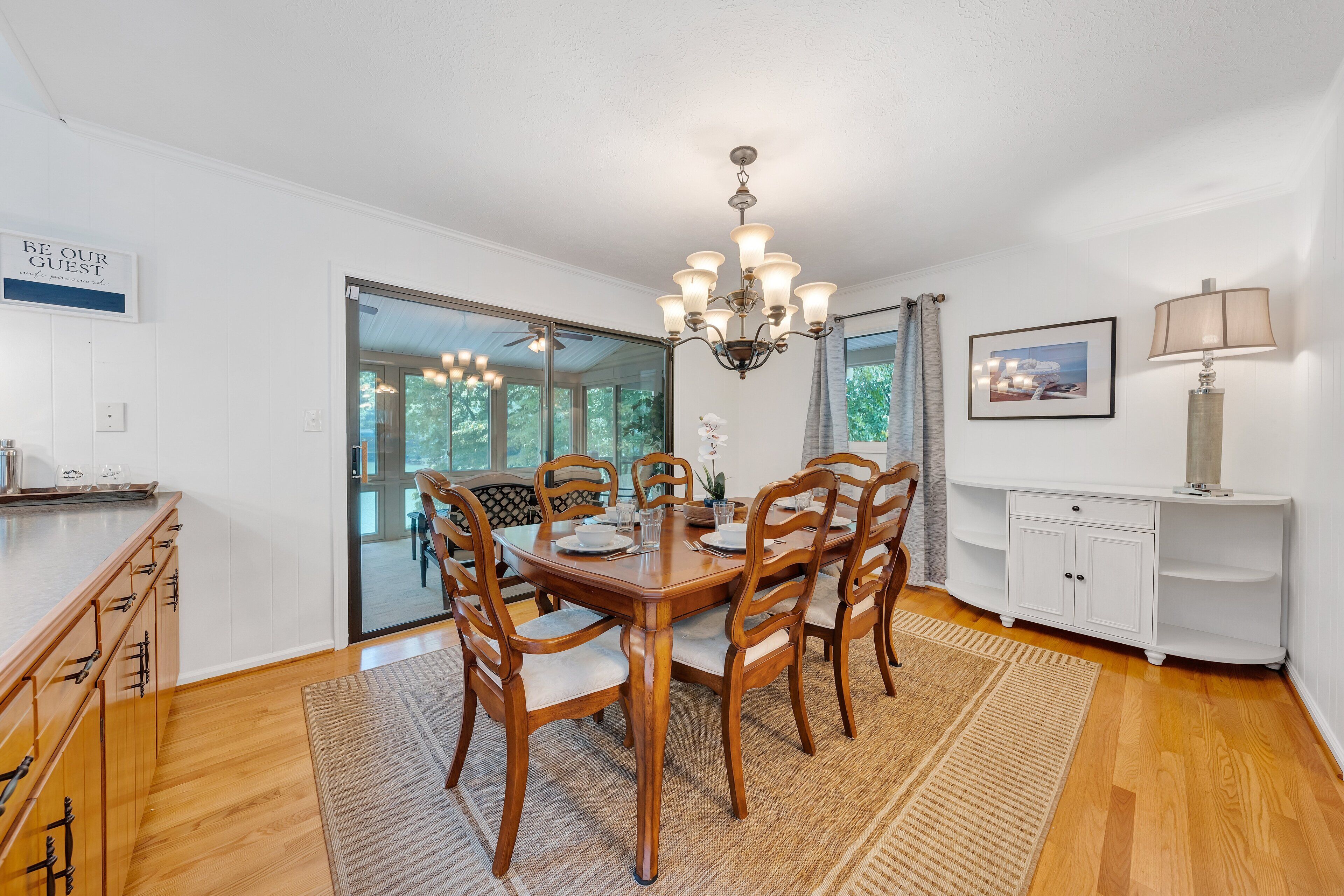 House, Multiple Beds, Hot Tub (LAKE Emerald Shores)