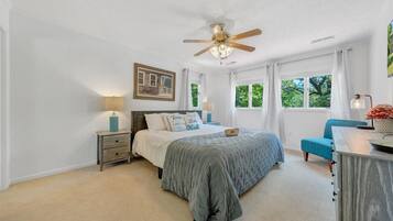 House, Multiple Beds, Hot Tub (LAKE Emerald Shores)