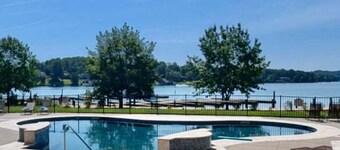 Lake Stardust - Condo With Pool ! Pet Friendly