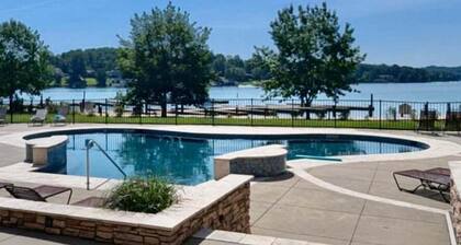 Lake Stardust - Condo With Pool ! Pet Friendly